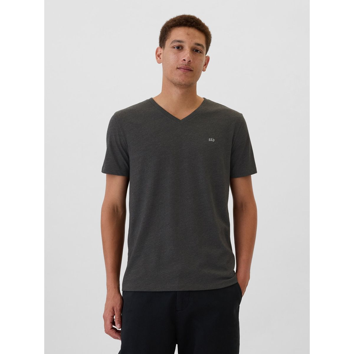 GAP - Polera Hombre Gap Mini Logo Manga Corta Cuello en V Gris