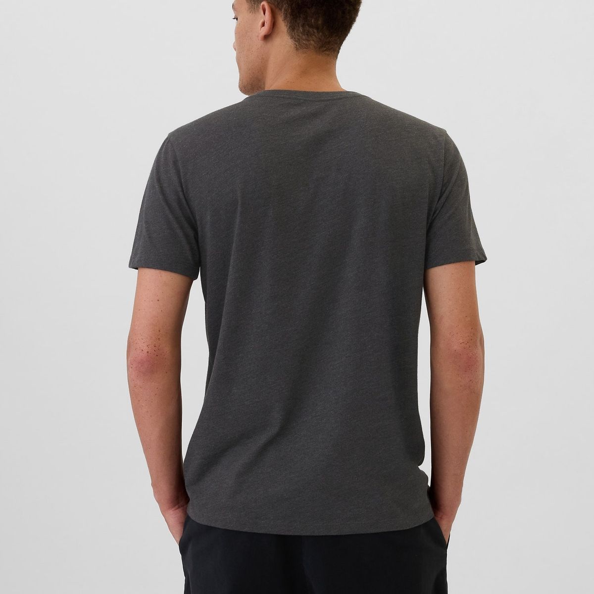 GAP - Polera Hombre Gap Mini Logo Manga Corta Cuello en V Gris
