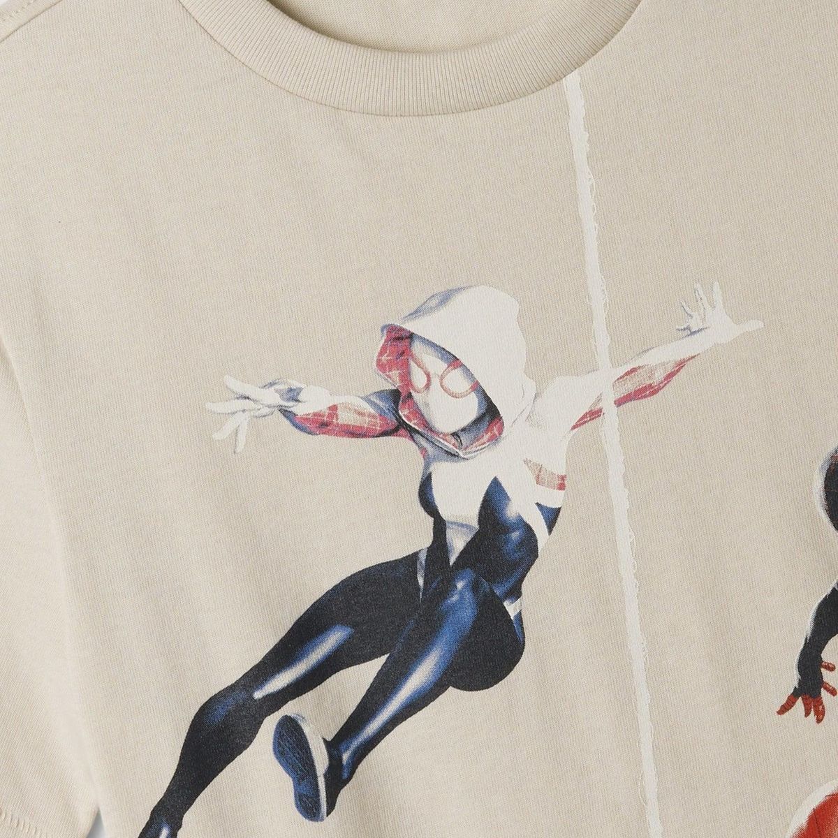 GAP - Polera Marvel Manga Corta Hombre Beige