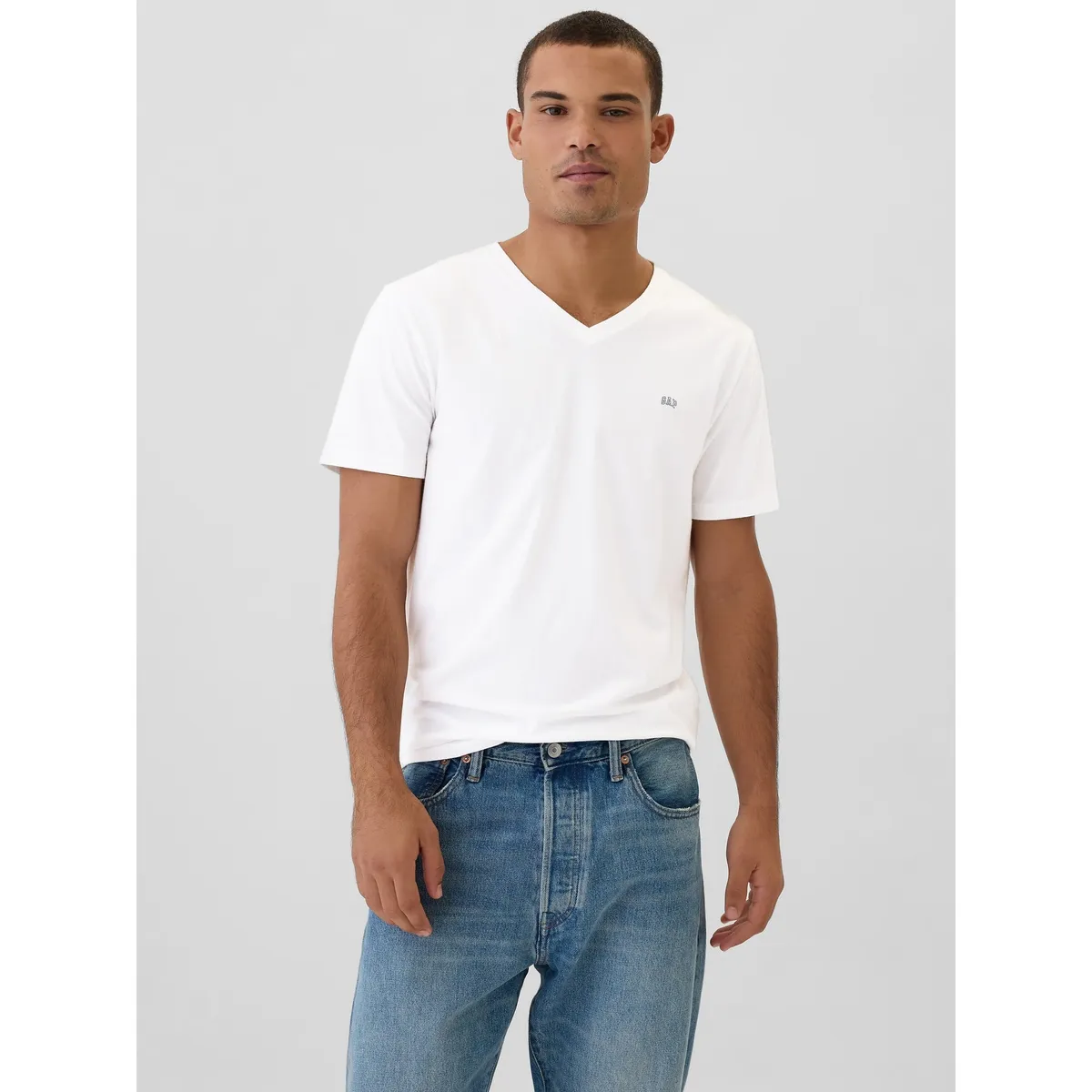 GAP - Polera Hombre Gap Mini Logo Manga Corta Cuello en V Blanco