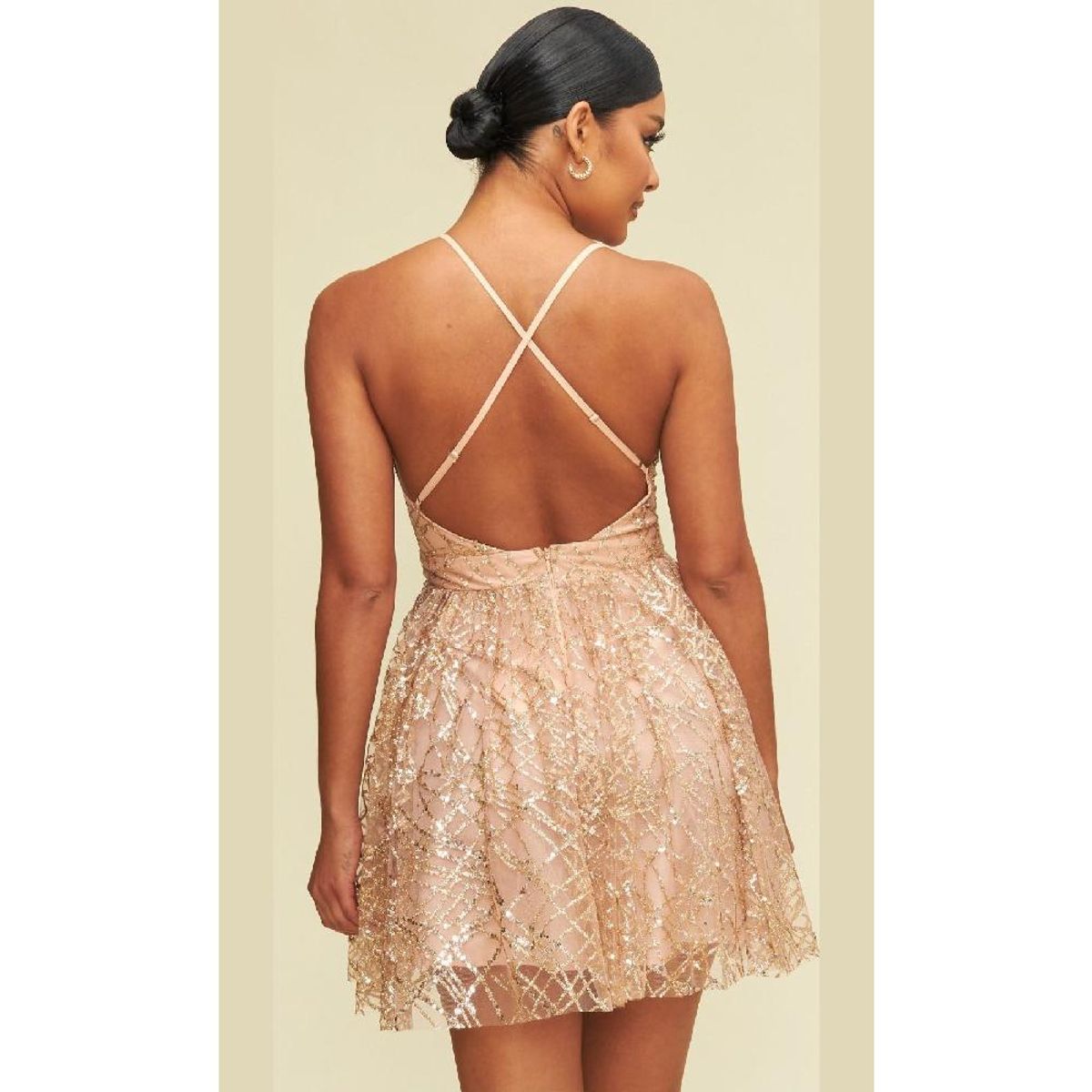 UNIQUE - VESTIDO DE FIESTA CORTO C5202 DORADO - Dorado