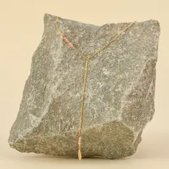 AMPHORA - Collar pluma dorado