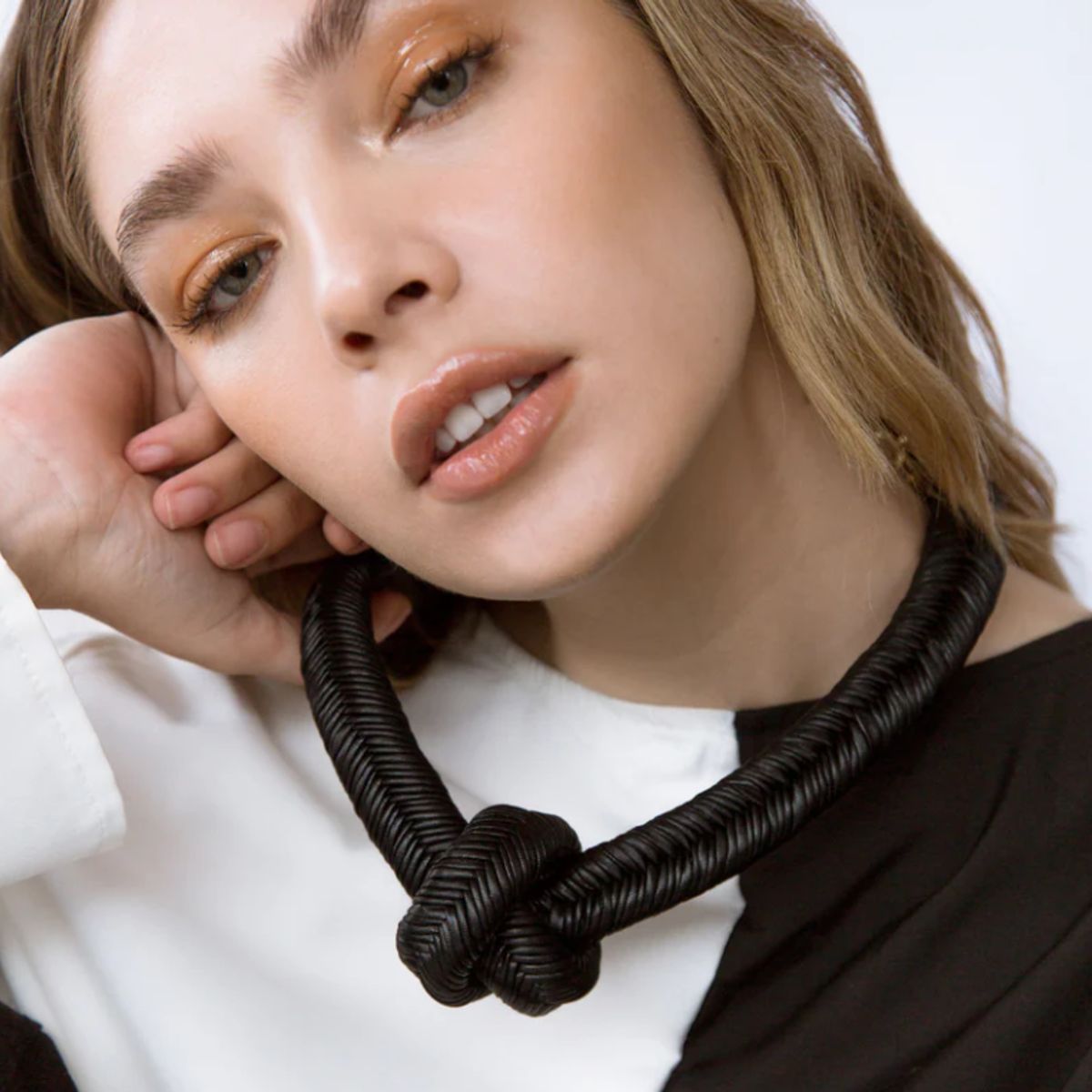 MARIA LA BIYUX - Maria La Biyux Collar Nudo Negro