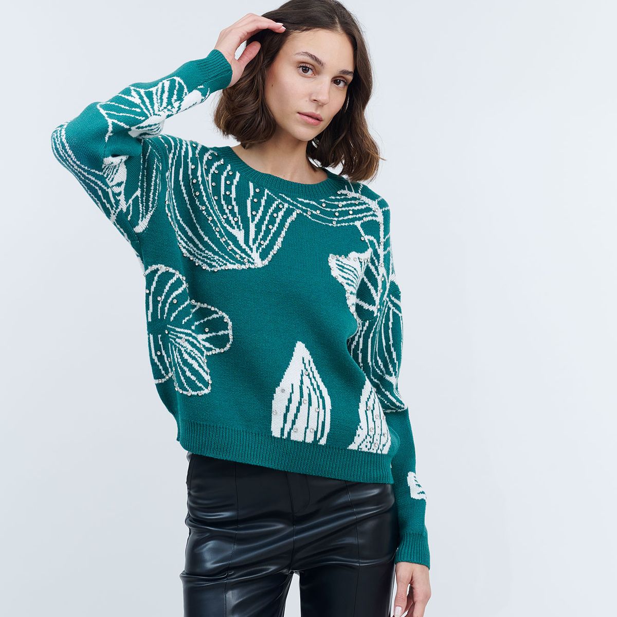 GUINDA - Sweater  cuello redondo con hojas y brillos Melya