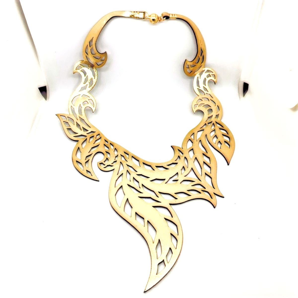 VC ACCESORIOS - Maxi Collar de cuero genuino dorado Brenda
