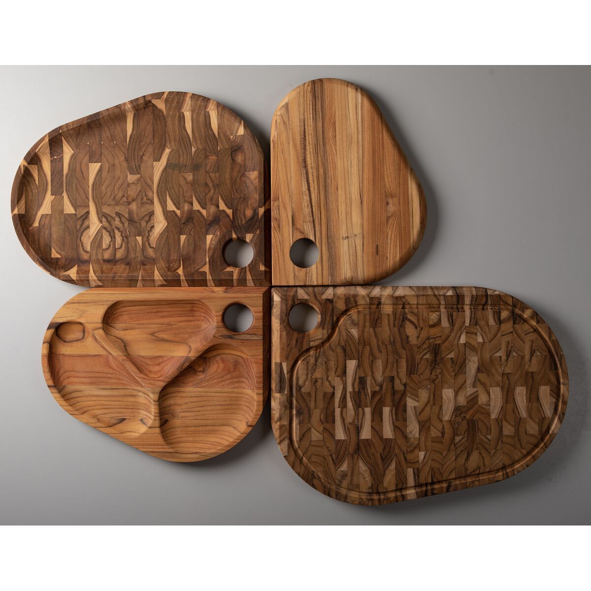 TRAMONTINA - Tabla para pan Tramontina Folíum en madera de Teca FSC terminación al aceite