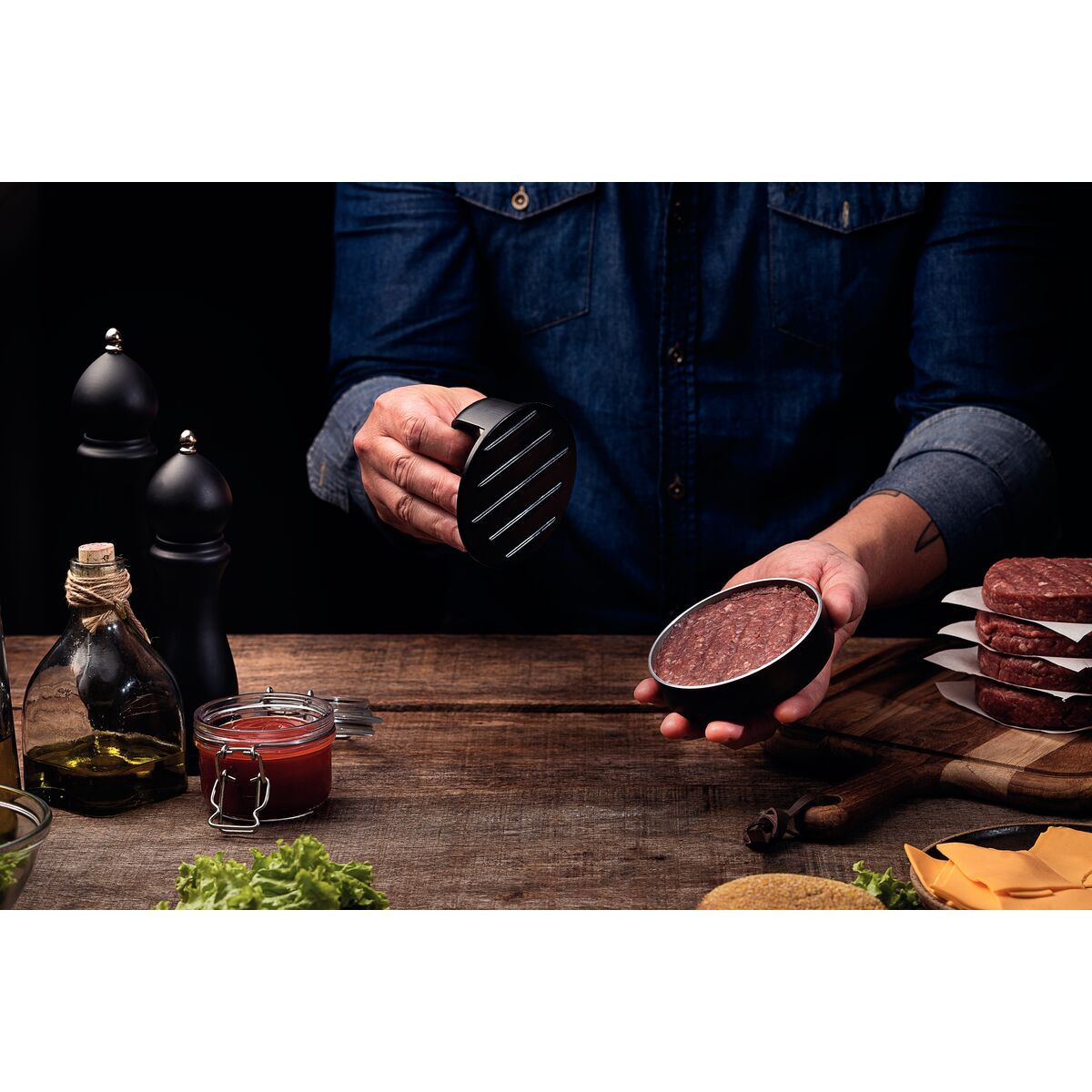 TRAMONTINA - Molde Prensador de Hamburguesas Tramontina Black Burger en Polipropileno Negro con Base en Aluminio