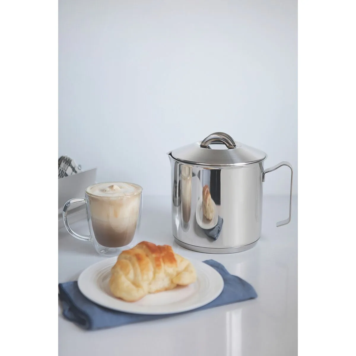 TRAMONTINA - Hervidor Tramontina Solar de acero inoxidable fondo triple con tapa 14 cm 2 L