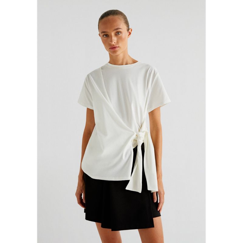 SCALPERS - Polera Nudo Lateral
