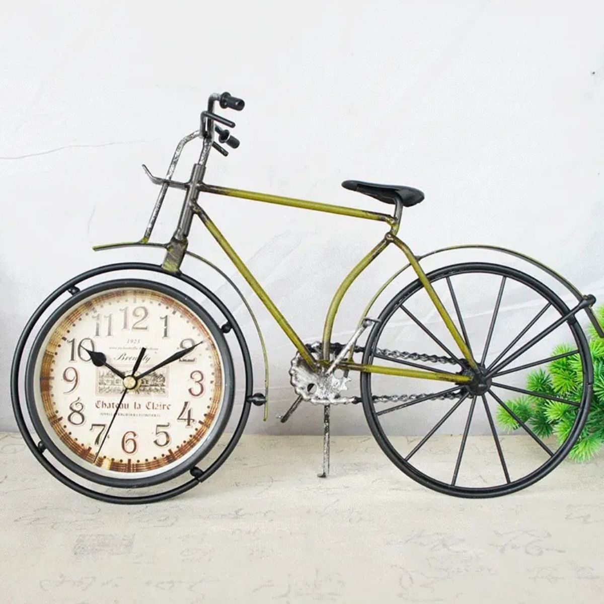 GENERICO - RELOJ VINTAGE SOBRE MESA MODELO BICICLETA VERDE RETRO METAL