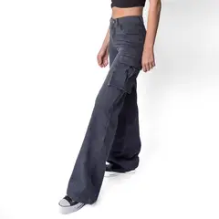 ME QUIERE MUCHO POQUITO NADA - Pantalón Cargo Marengo con Bolsillos de Gabardina - MQM