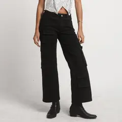 ME QUIERE MUCHO POQUITO NADA - Pantalón Cargo Negro Tiro Alto con Bolsillos - Qatar - MQM