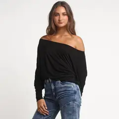 ME QUIERE MUCHO POQUITO NADA - Polera Negra Mujer Manga Larga Off Shoulder - Sandra