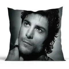 ESTAMPA MANIA - Cojín Decorativo Chayanne D4