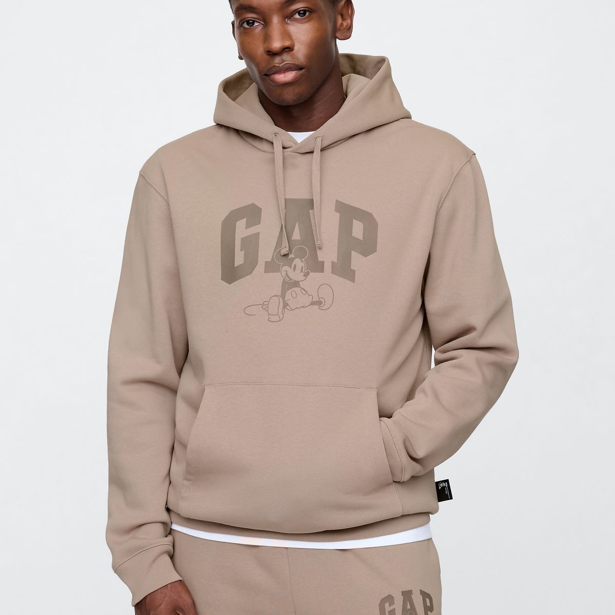 GAP - Polerón Hombre Disney Logo Café