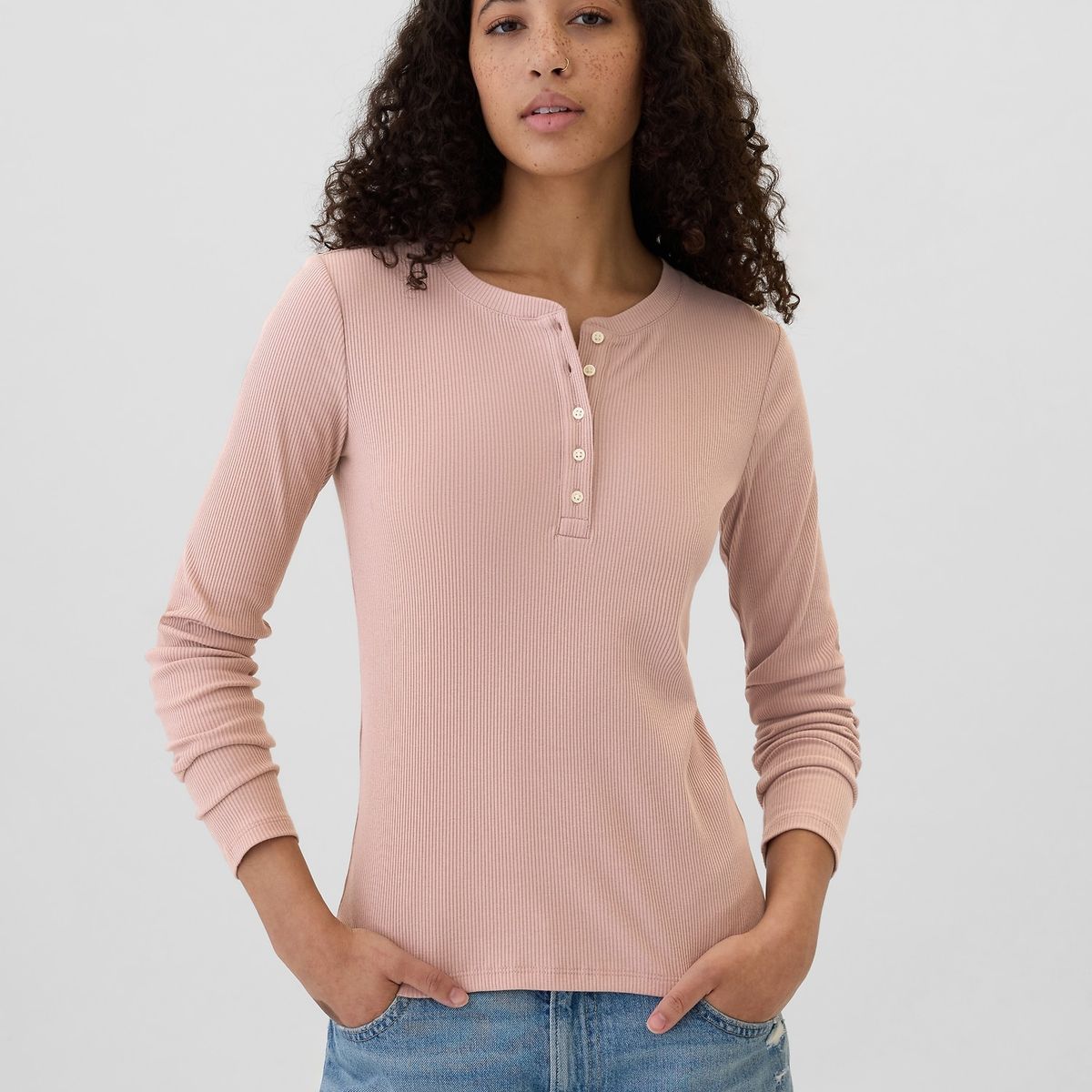 GAP - Polera Gap Henley Manga Larga Mujer Rosa