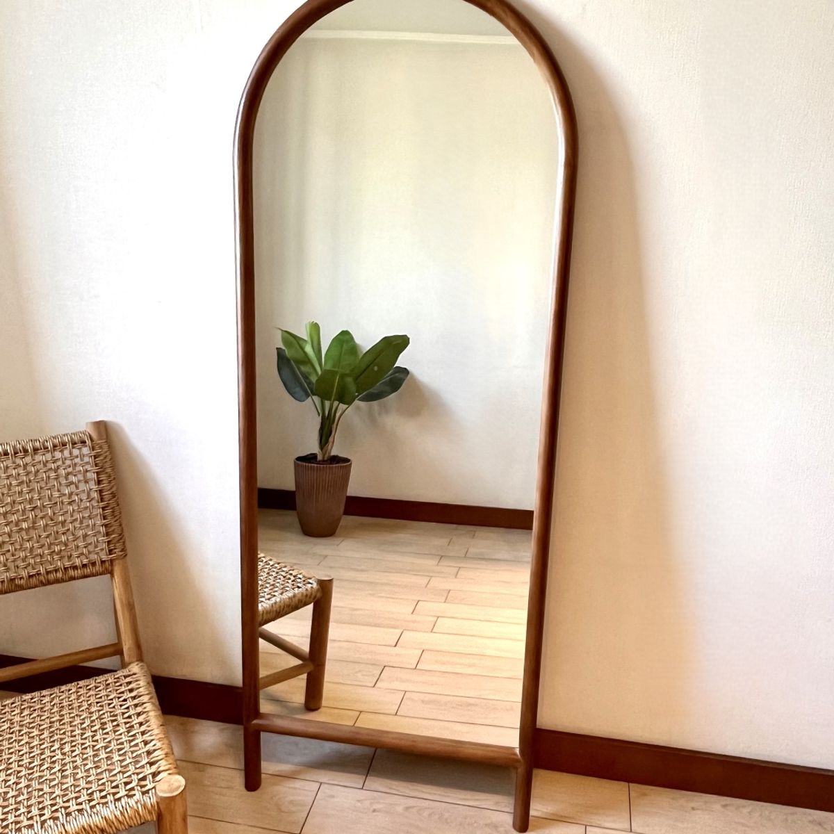 GENERICO - Espejo Madera De Piso Arco 65x170 cm Komodo