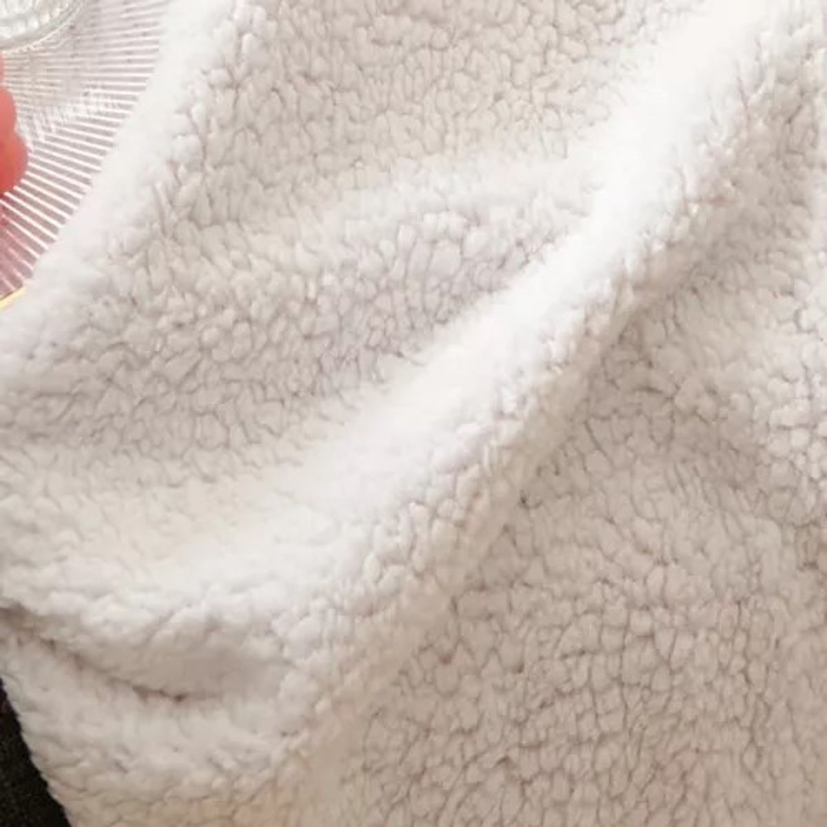 GENERICO - COBERTOR TEXTURIZADO DE FLORES CON CHIPORRO COLOR BURDEO KING TF