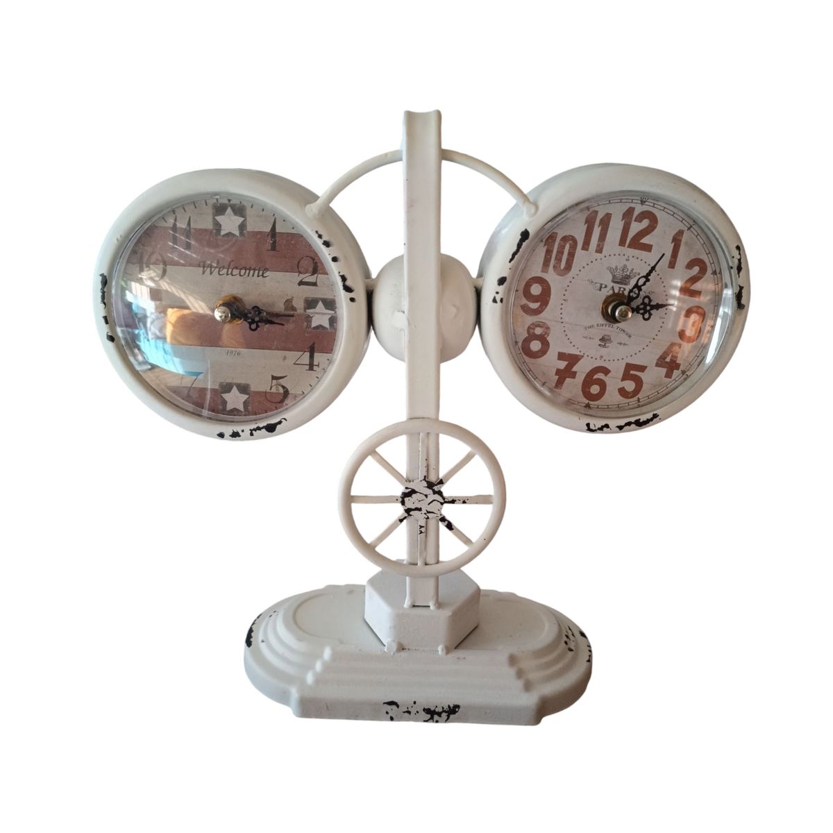 GENERICO - RELOJ VINTAGE SOBRE MESA BLANCO