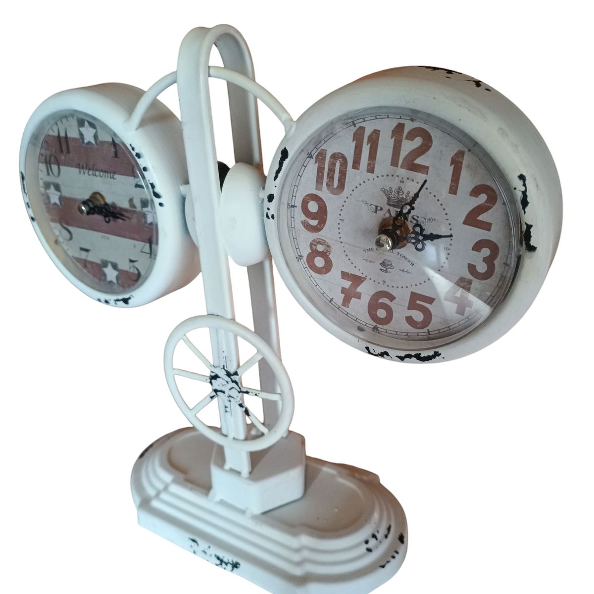 GENERICO - RELOJ VINTAGE SOBRE MESA BLANCO