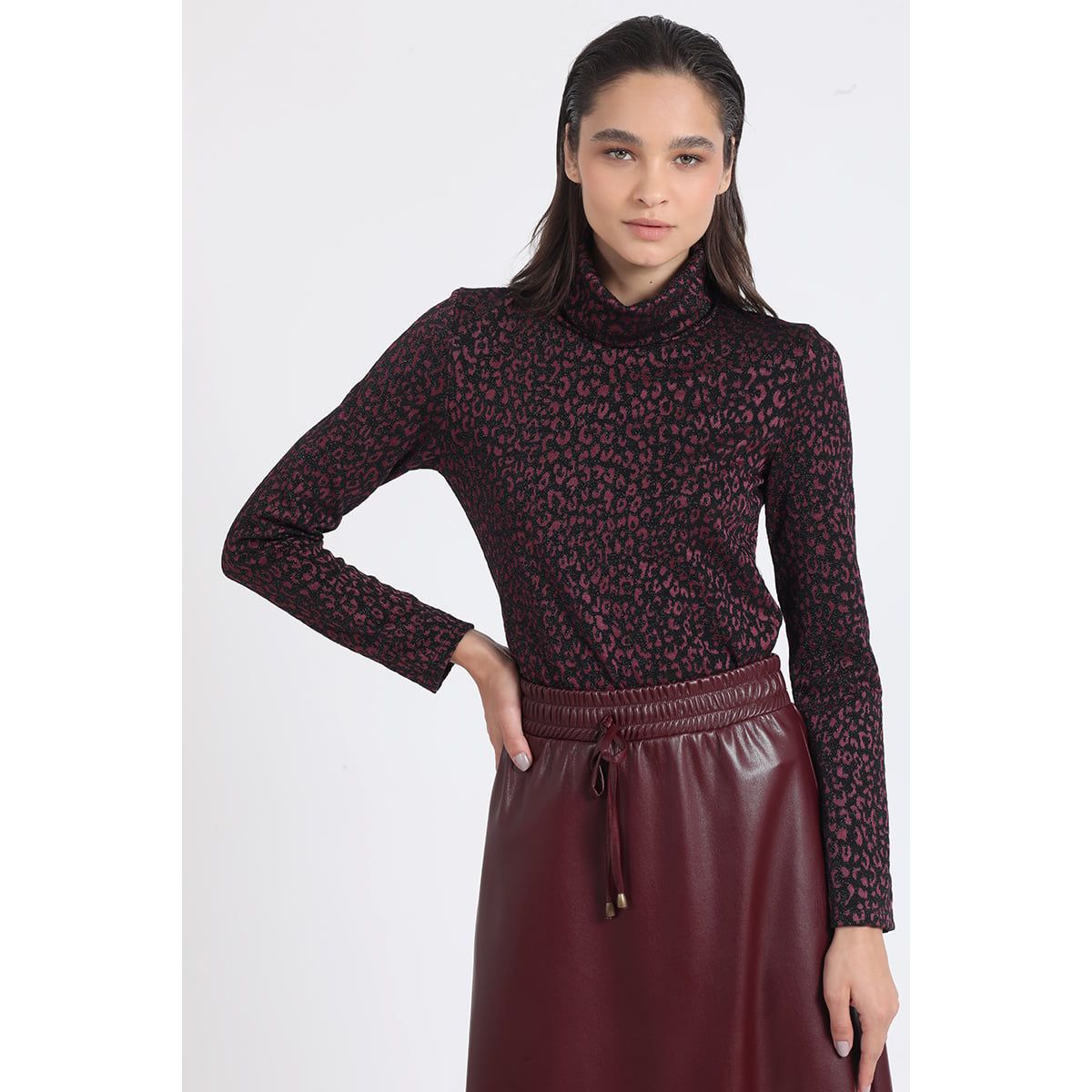 LIOLA - Beatle Fantasia Leopardo Con Hilo Metalizado, Rojo Liola