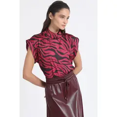 LIOLA - Blusa Satin Estampado Cebra, Fucsia