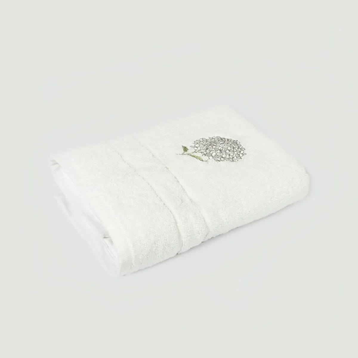 NINA HERRERA - Toalla de Baño Bordada Hortensia Blanco