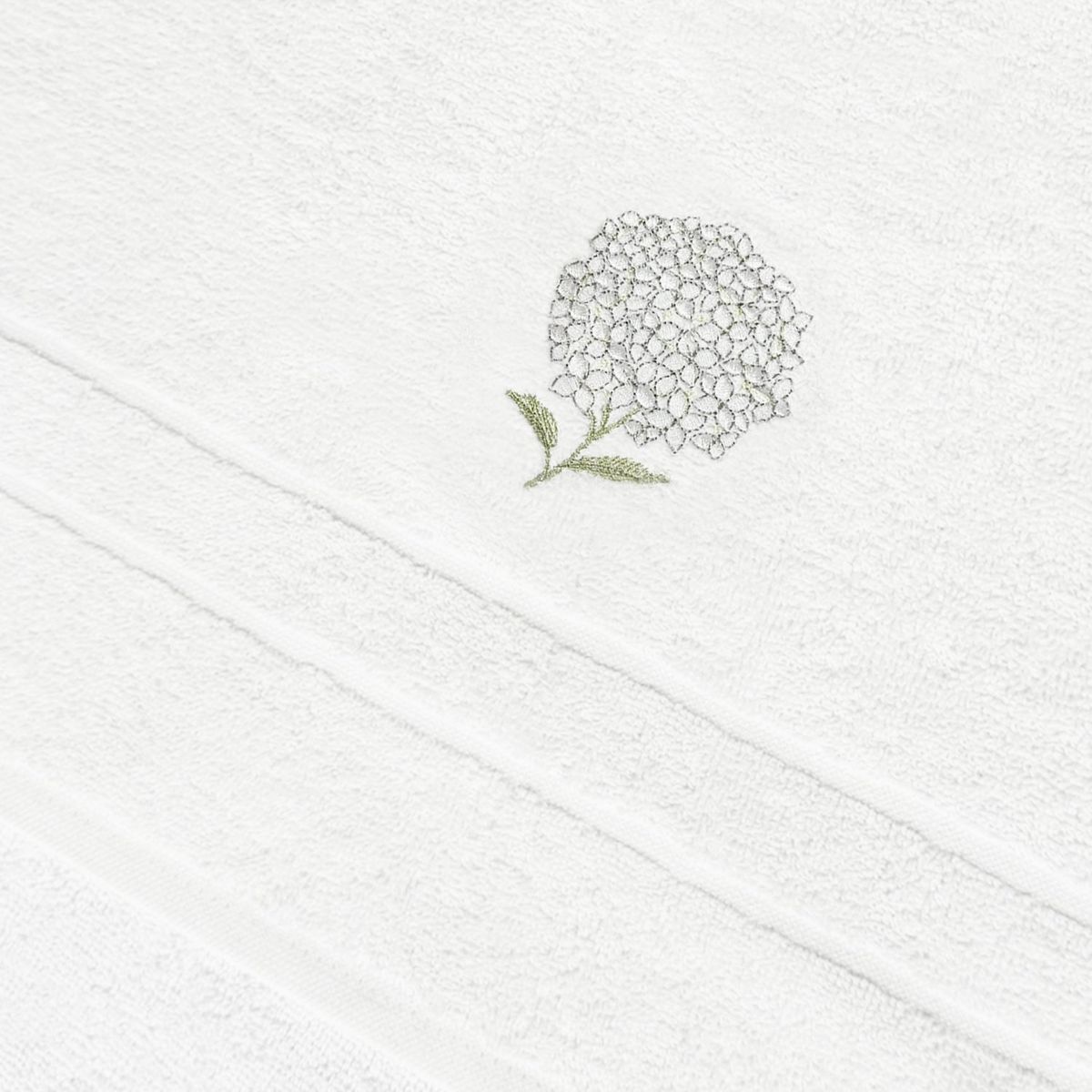 NINA HERRERA - Toalla Sábana Bordada Hortensia Blanco