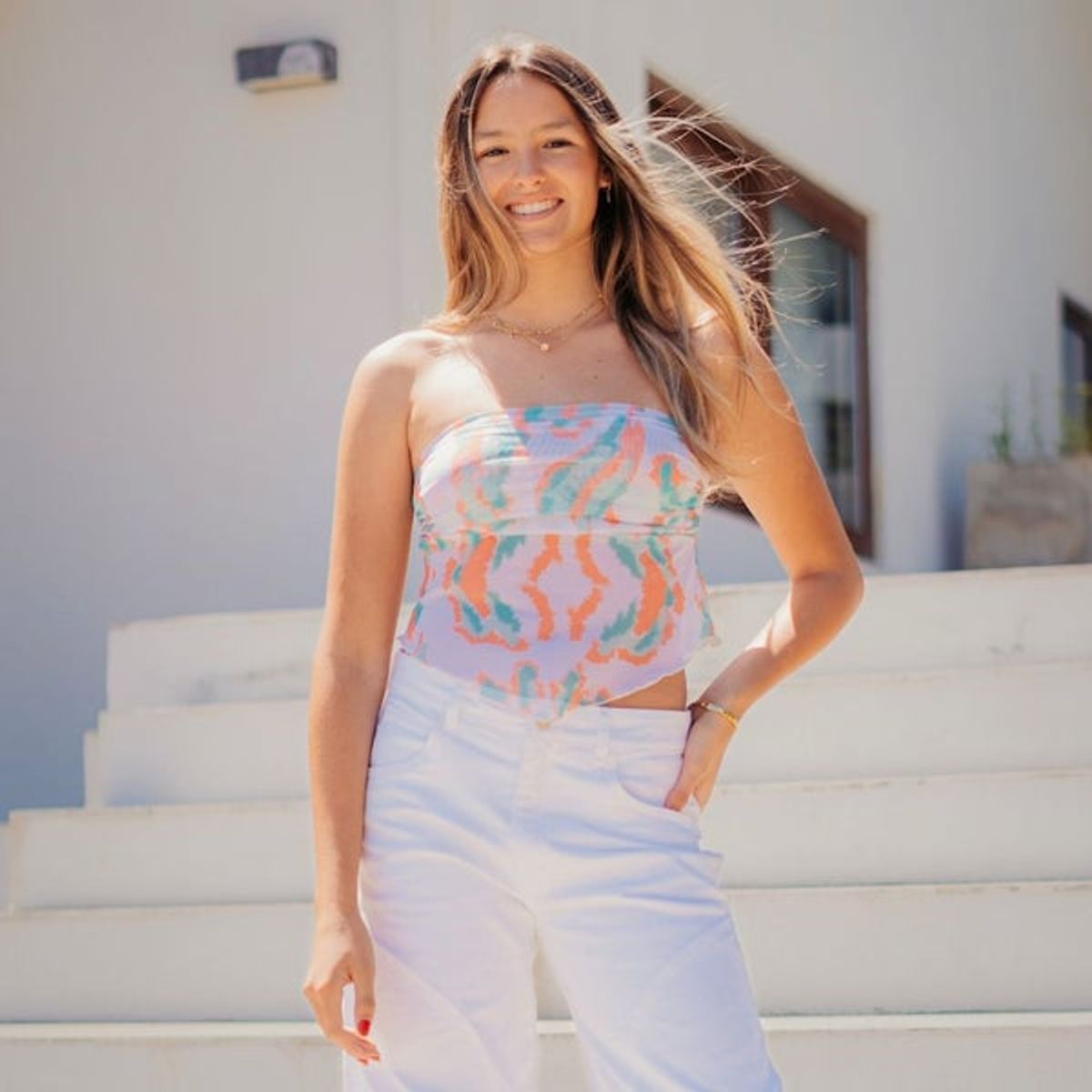 ME QUIERE MUCHO POQUITO NADA - Crop Top Asimétrico con Estampado Verde y Naranjo - Dalia - MQM