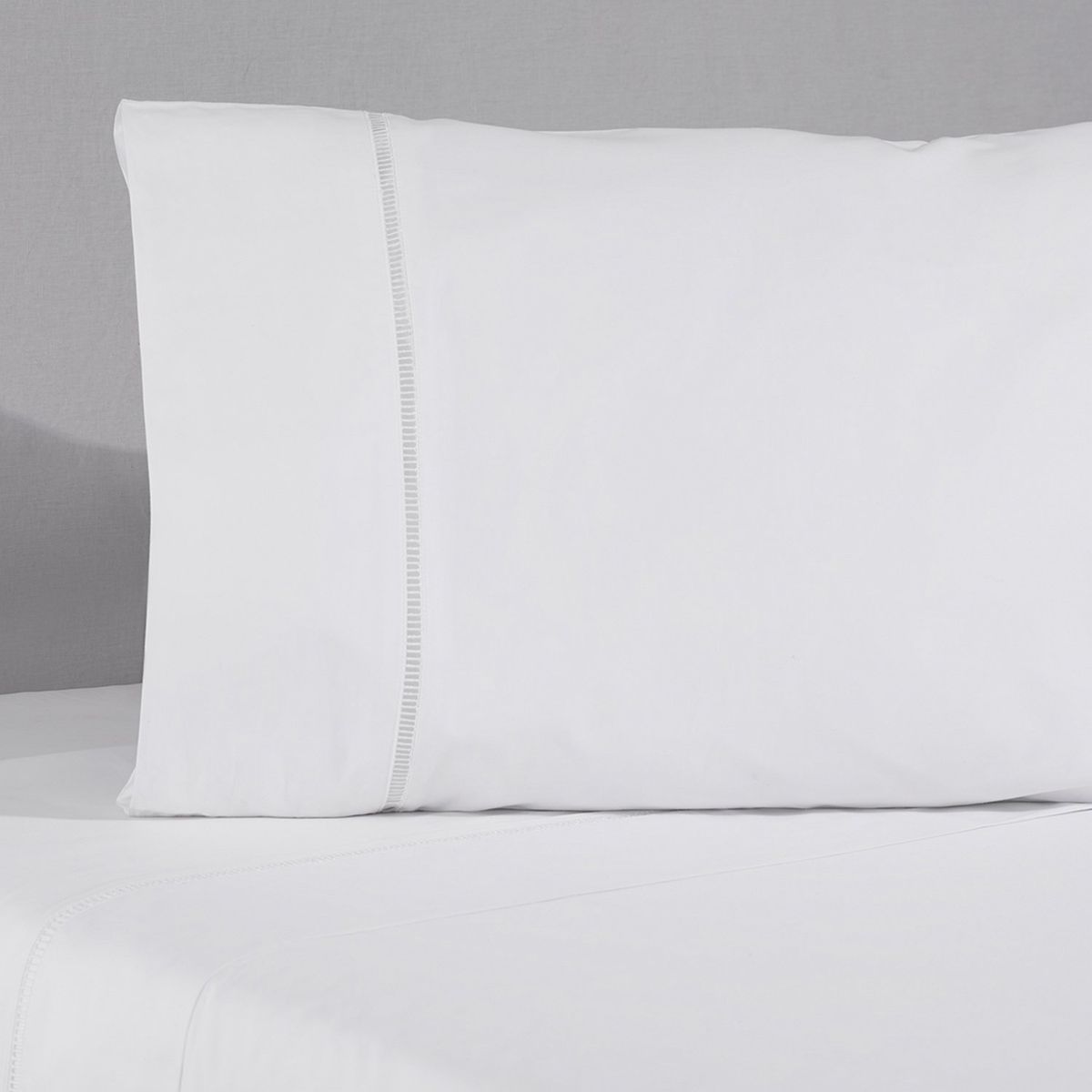 NINA HERRERA - Sábana Básica Deshilado Blanco 220 Hilos King 