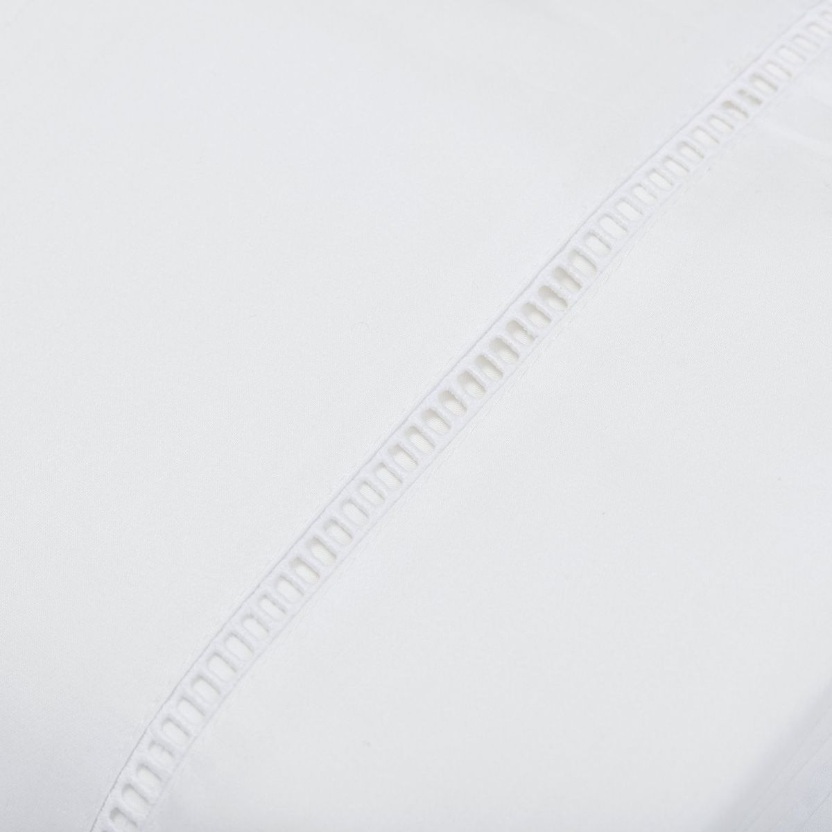 NINA HERRERA - Sábana Básica Deshilado Blanco 220 Hilos King 