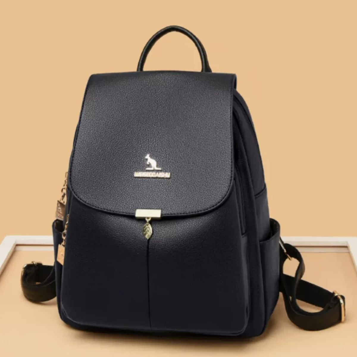 MOMO - Mochila  Urbana Cuerina Mujer 15l Color Negro Leaf Series