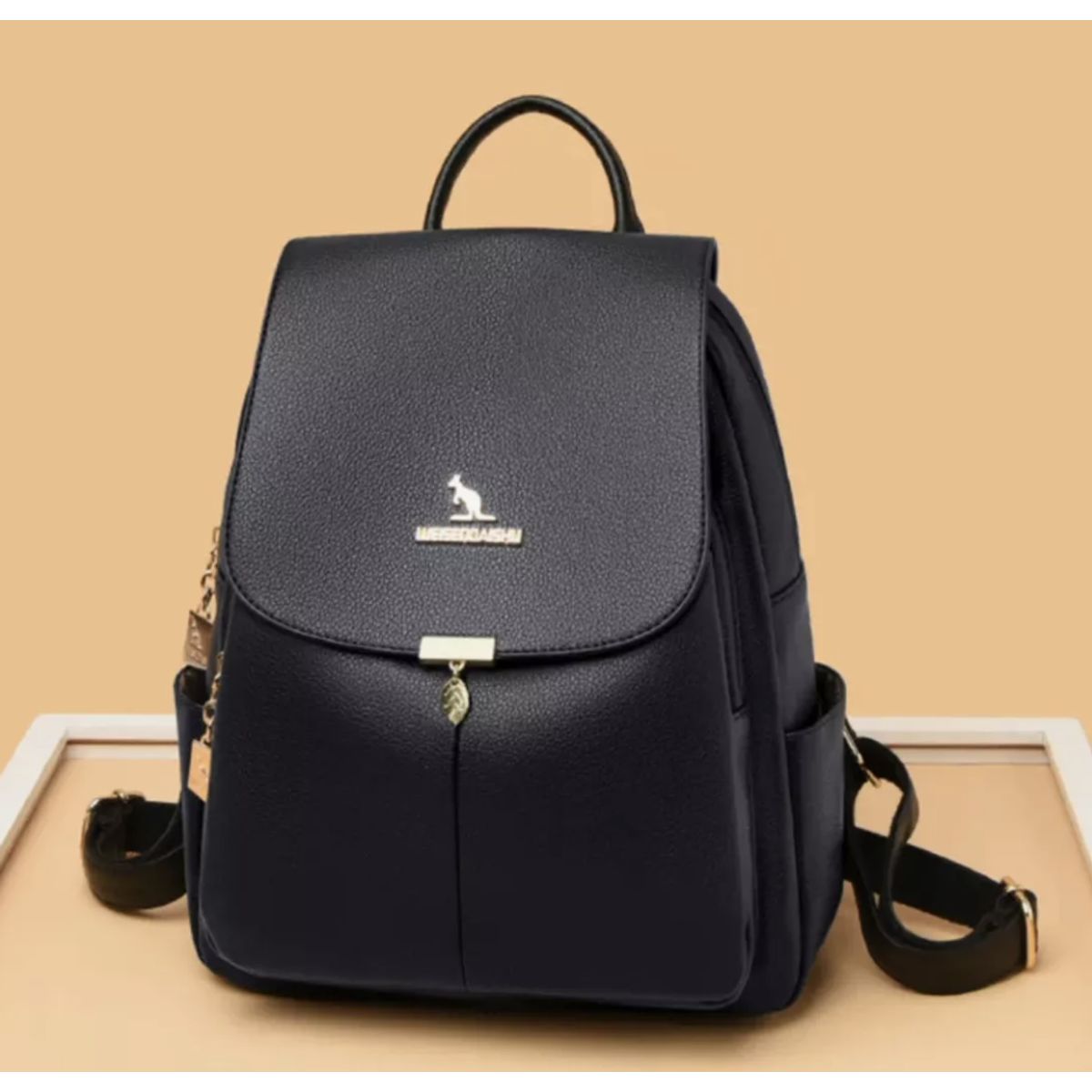 MOMO - Mochila  Urbana Cuerina Mujer 15l Color Negro Leaf Series