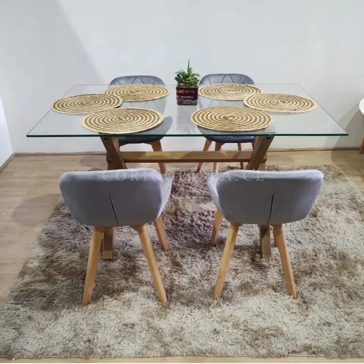 CORI CORI - Juego de Comedor Medlock Vidrio 140x90 + 4 Sillas Mariposa Velvet Gris