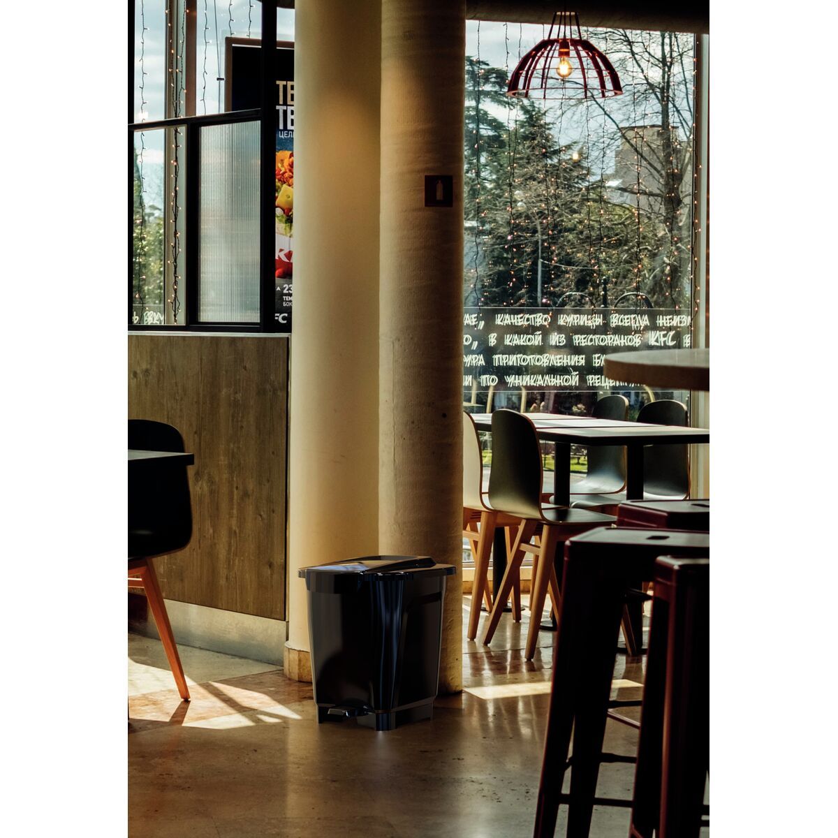 TRAMONTINA - Basurero Tramontina T-Force en Polipropileno Negro 25 L