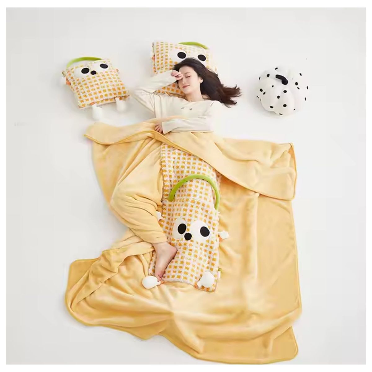 GENERICO - Frazada Bolsa AMARILLA  Con Correa Se Transforma En Frazada Muñeco Tf