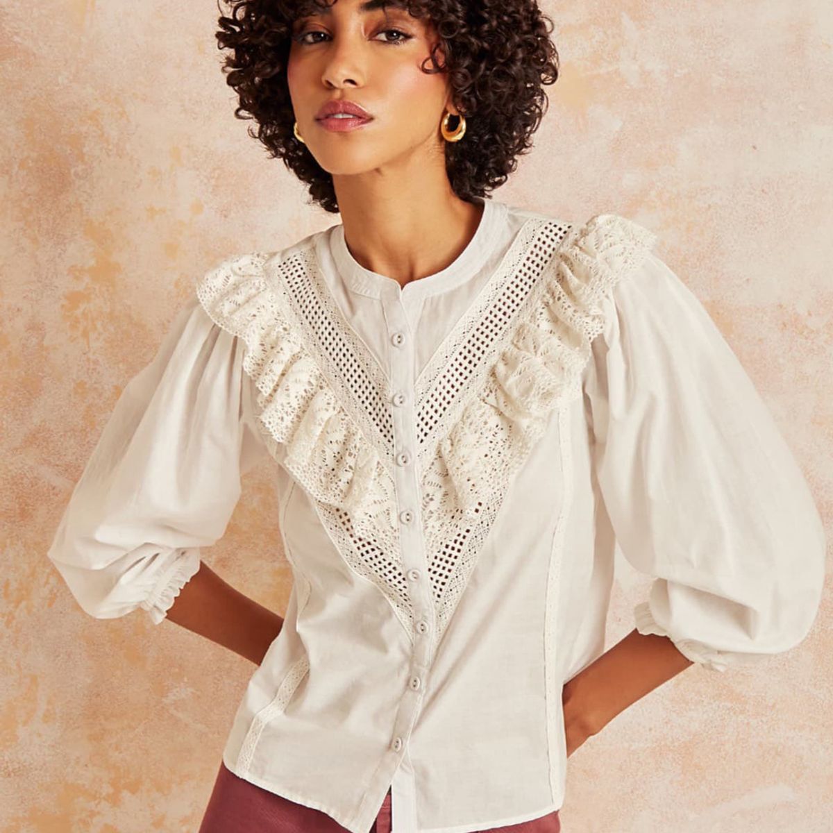 LOUNGE - Blusa Boho Bordado LOUNGE
