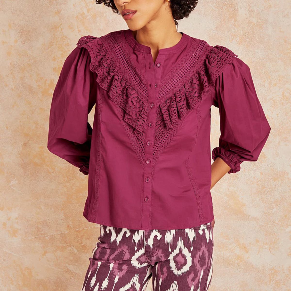LOUNGE - Blusa Boho Bordado LOUNGE