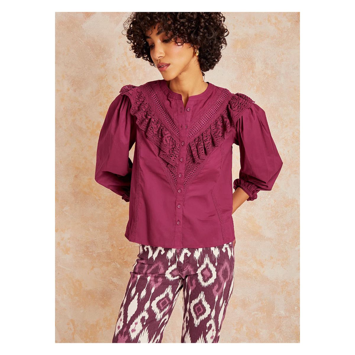 LOUNGE - Blusa Boho Bordado LOUNGE