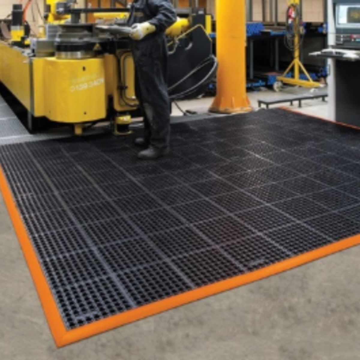 QRUBBER - Piso Drenaje Con Unión Orificio 90x90cm Qrubber