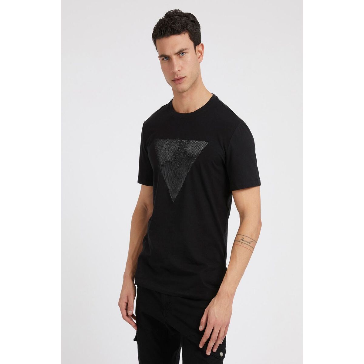 GUESS - Polera Ss Cn Shiny Gel Triangle Tee Hombre Negro