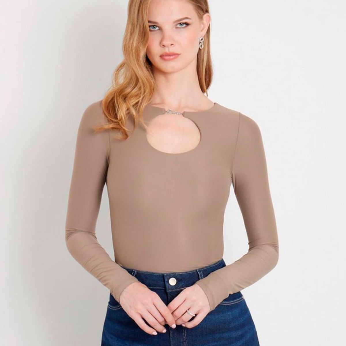 GUESS - Polera Ls Amira Logo Placket Top Mujer Café