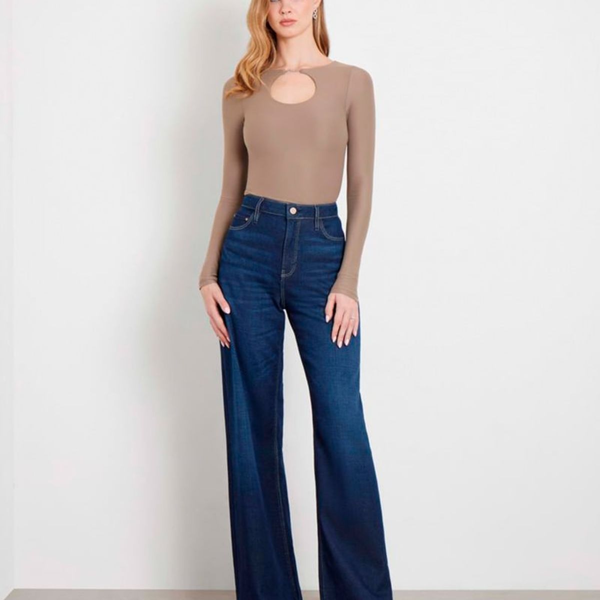 GUESS - Polera Ls Amira Logo Placket Top Mujer Café