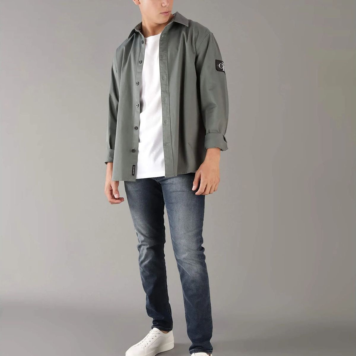 CALVIN KLEIN - Camisa Monologo Badge Relaxed Gris Calvin Klein