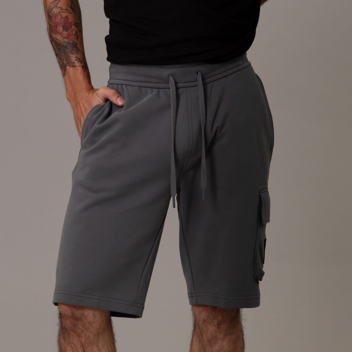 CALVIN KLEIN - Short Monologo Badge Gris Calvin Klein