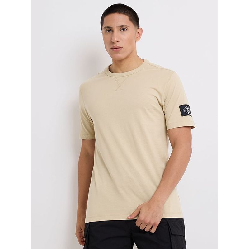 CALVIN KLEIN - Polera Badge Regular Beige Calvin Klein