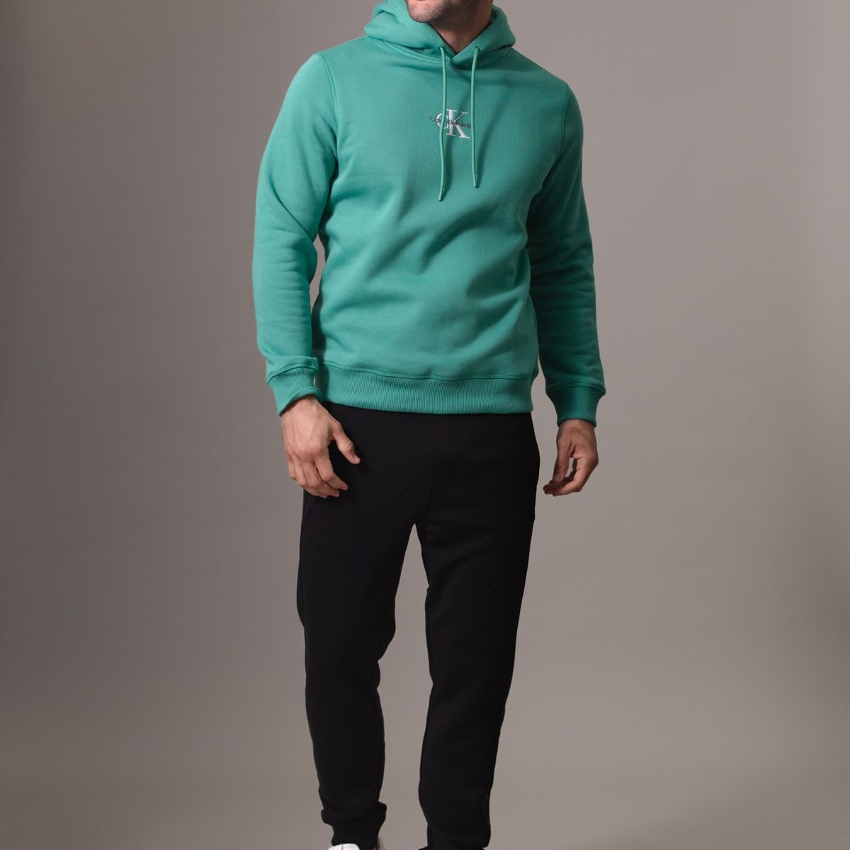 CALVIN KLEIN - Polerón con Gorro Monologo Verde Calvin Klein