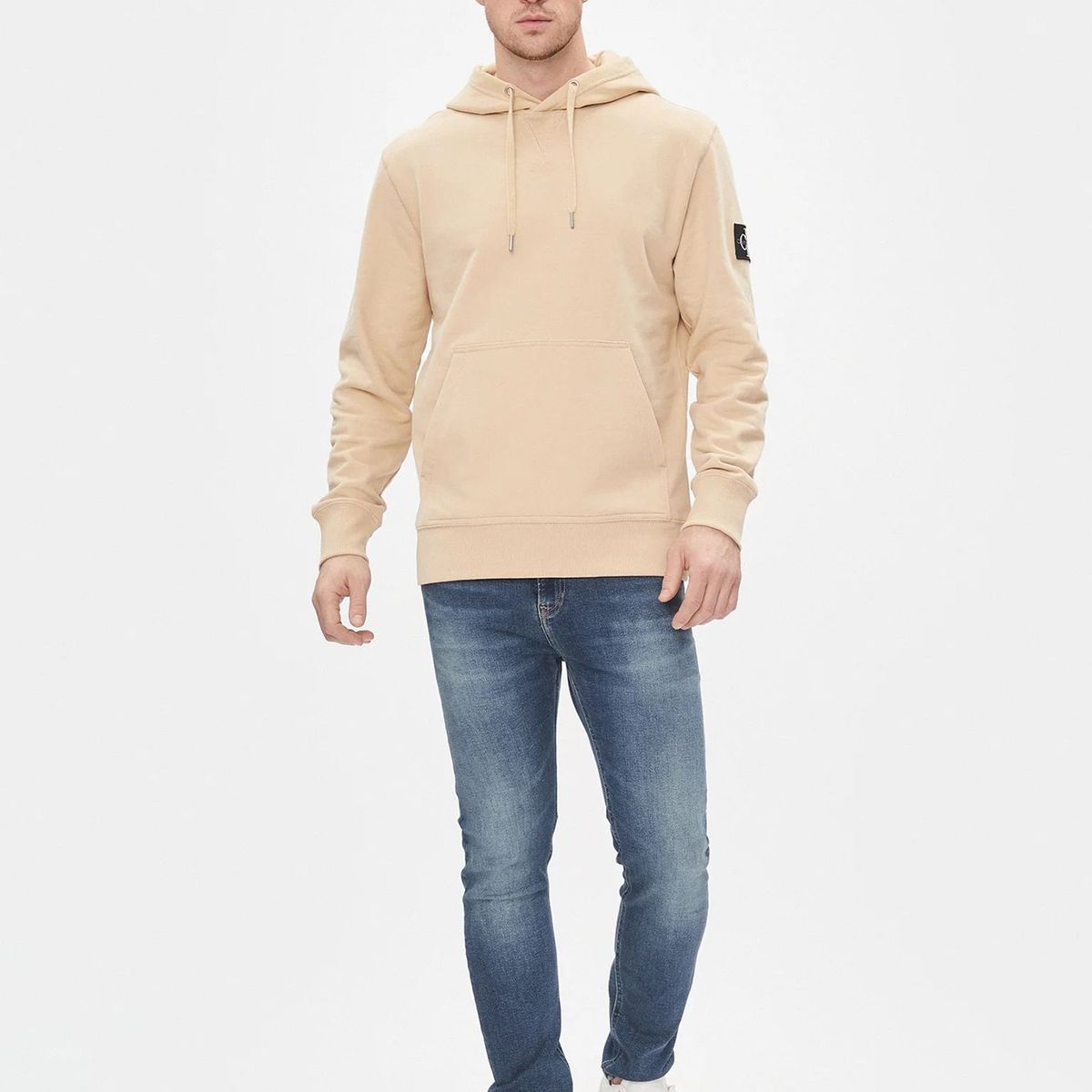 CALVIN KLEIN - Polerón con Gorro Badge Beige Calvin Klein