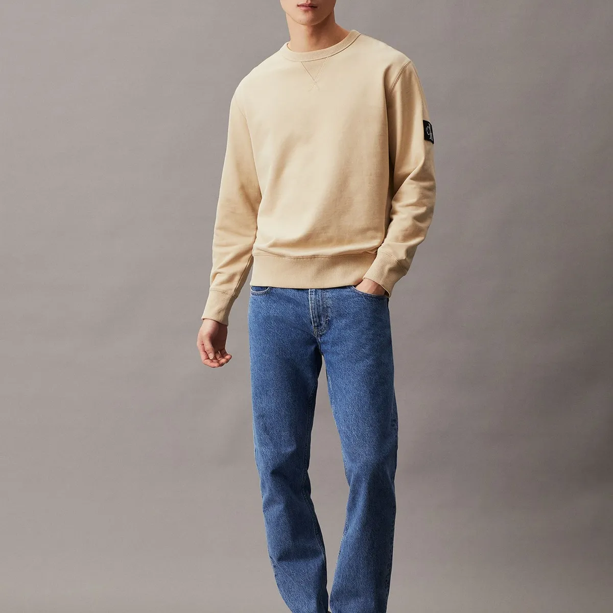 CALVIN KLEIN - Polerón Badge Beige Calvin Klein