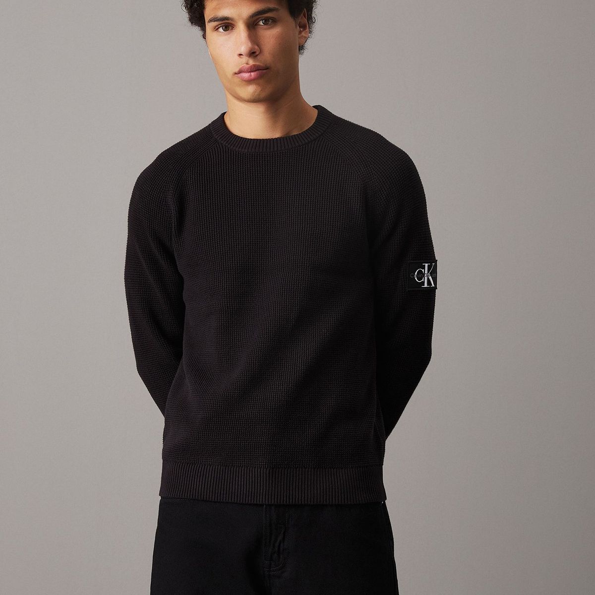 CALVIN KLEIN - Sweater Badge Easy Negro Calvin Klein BEH
